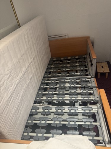 Elektrisches seniorenbett von - elektrisches,