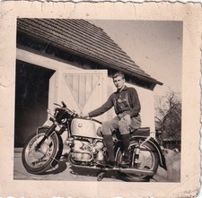 Foto - Mann mit BMW ? Motorrad