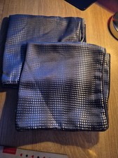 Zwei Kissenbezüge 50x50 schwarz/weiß glänzend "NEU"