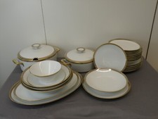 Umfangreiches Speiseservice Eschenbach, Porzellan, Goldmalerei, für 6 Personen