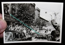 John F. Kennedy im Fahrzeug in