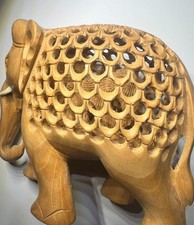 Schöner handgeschnitzter