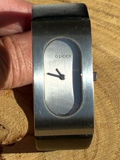 Original Gucci Damenuhr Gehäuse Edelstahl / Leder schwarz