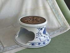 Schönes Meissen Stövchen in Dekor Zwiebelmuster