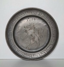 Antik Teller aus Zinn Pferd