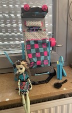 Frankie Stein Puppe + Bett 