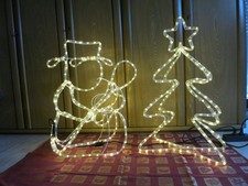 3D LED Schneemann mit Besen + Tannenbaum sowie Lichterketten Beschreibung lesen