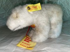 Steiff Eisbär Starly mit Knopf, Fahne 1447/17 und Pflegehinweis