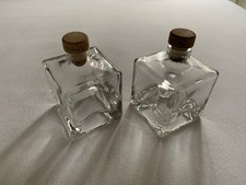 Zauberhafte kleine Gefäße