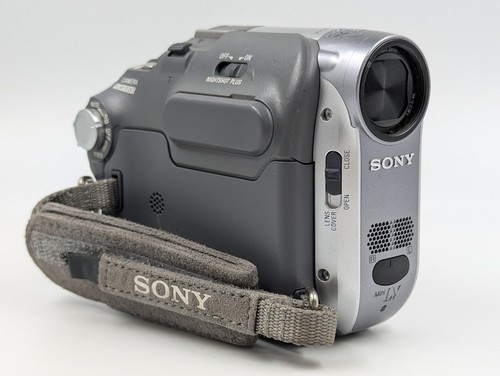 Sony dcr hc17e camcorder 20x - sony,