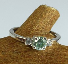 0.59 Karat Grün Diamant