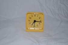 kleiner Quartz Wecker made in