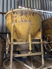 Betonsilo mit Schlauch