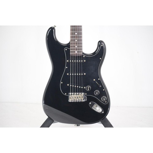 Squier sst stratocaster - sst-33,