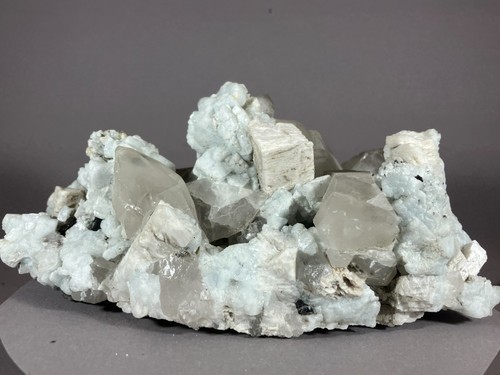 Bergkristall/Periklin/blauer
