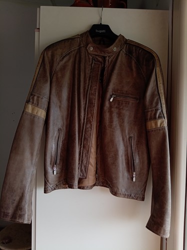 Belstaff gold label hero - label,