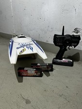 RC Rennboot „Surge