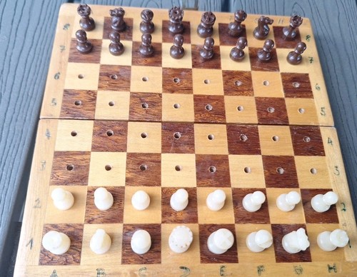 Kleines vintage reise schach - kleines,