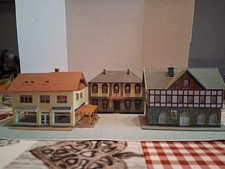 Drogerie Markt Bank und Bäckerei Metzgerei Spur N