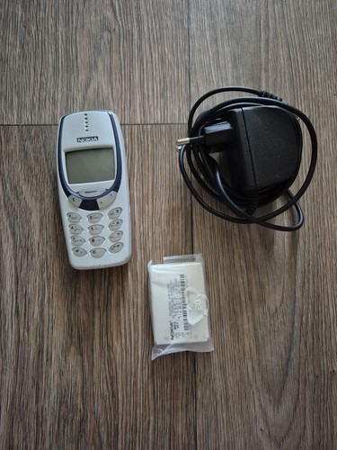Nokia 3330 mit - , und
