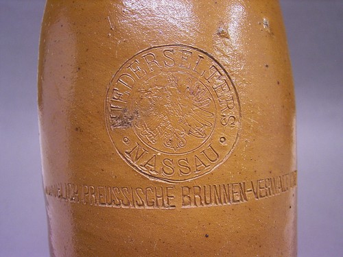 MINARALWASSERFLASCHE