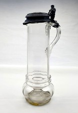 großer alter Bierkrug