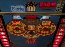 € Nova Jackpot Spielautomat Geldspielautomat schönes Sammlerstück Batterie neu €