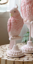 Papagei Kakadu rosa 28cm auf Fuß Dekofigur Vogel Deko