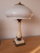  Antike Tischlampe aus den