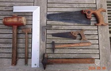 Vater & Sohn Werkzeuge groß und klein mit Hammer Säge Holzhammer Anschlagwinkel