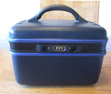 BEAUTY CASE * HARTSCHALE-