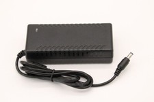 9V 5A Netzteil Trafo LED Ladegerät Power Supply DC 5,5x2,1/2,5mm Schaltnetzteil