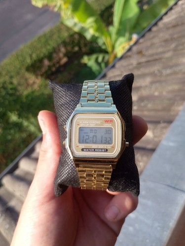 Led digitaluhr gold - digitaluhr,