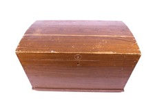 Alte Truhe Runddeckeltruhe