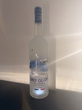 Grey Goose Vodka / 40 % Vol. /