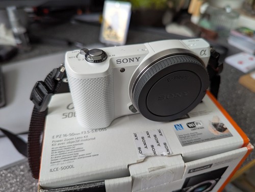 Sony 5000 weiß - a,