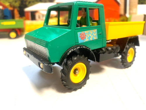 Britains farm mercedes - britains, farm.1:32.mercedes