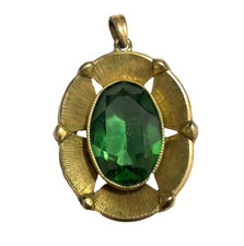 Vintage Anhänger grüner Farbstein Americ vergoldet 1950 er Jahre 3,2 cm
