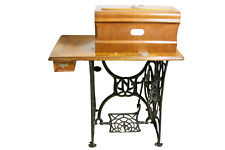 antike Nähmaschine  NAUMANN  KL.8/9,  ca. 1930, Untergestell,  Schwingschiffchen