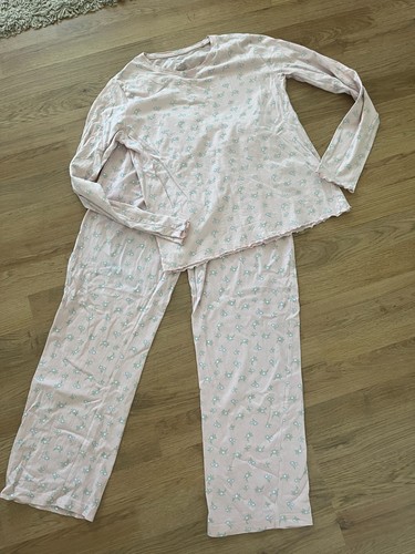 Pyjama mit blumenmuster - pyjama,