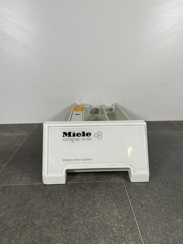 Miele 111 - ✅,