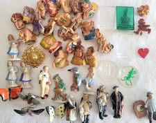 44 Stück*WHW Figuren*Konvolut*verschiedene*Brosche*Ansteckna1del*Aufsteller