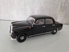 1:18 Mercedes-Benz 180 schwarz Ponton W120 Revell