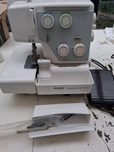 Pfaff overlook 4752 - pfaff,