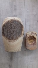 Holzstamm als Behälter/Vase aus Holz mit tw. Rinde und eine Holz-Schale