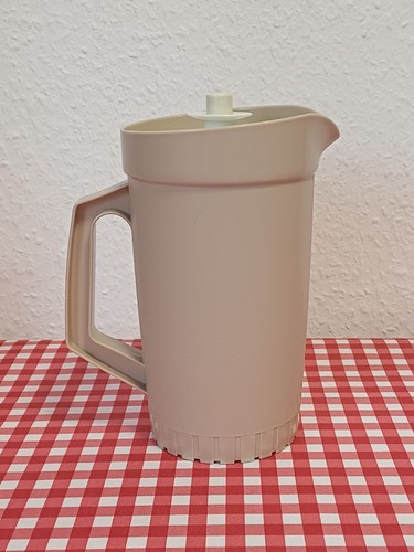Tupperware pitcher - *, *