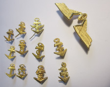 Lot Schulterklappenauflagen Marine + Abzeichen