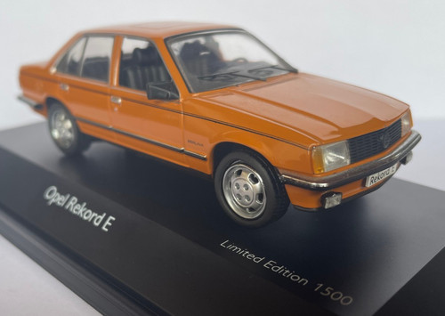 Opel rekord in - 1/43, siena