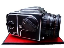 Hasselblad - 503CW Chrom Planar CFE 2.8/80mm A12 6x6 "fresh serviced" - TOP