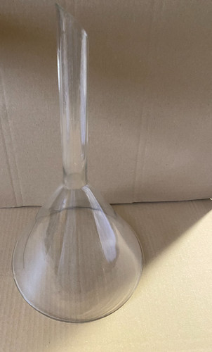 Trichter aus glas - trichter,